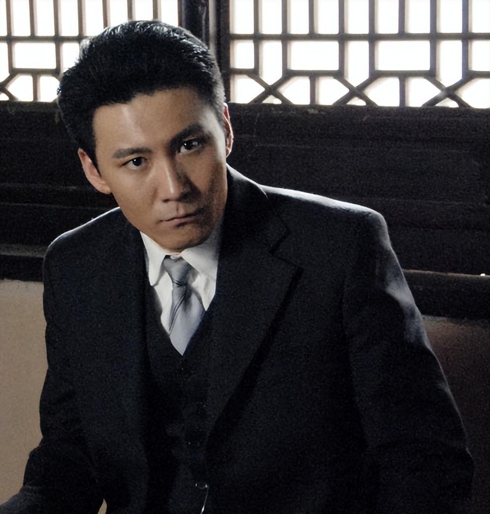 回顾赵峥与妻子是姐弟恋29岁升级做爸爸结婚多年幸福如初