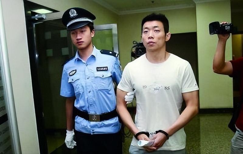 回顾白静27岁结婚28岁出轨29岁被丈夫刺死都是贪心惹的祸