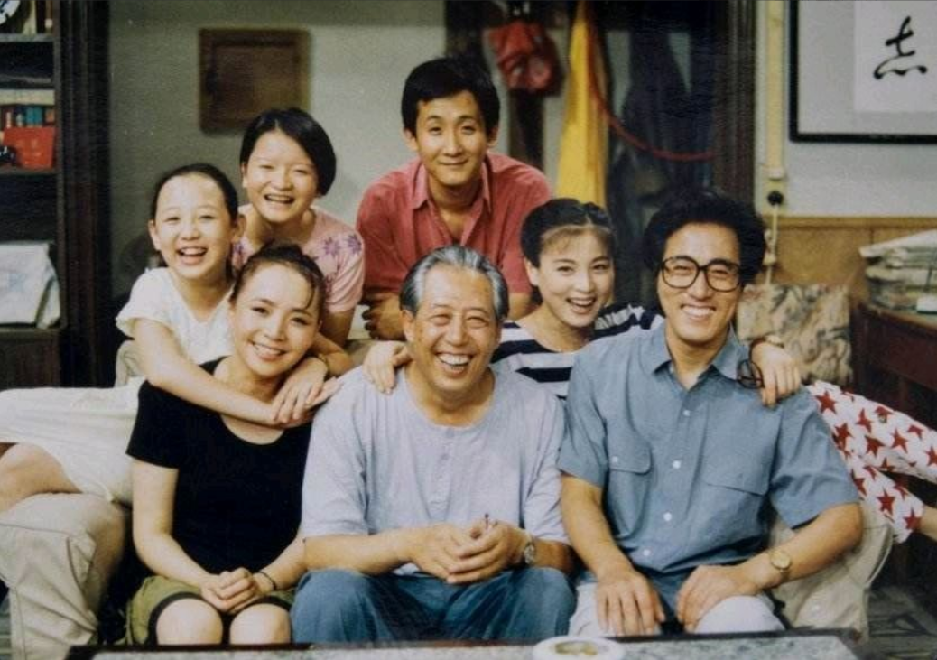 悲痛之下昂起头生活小家庭朝气蓬勃,大家庭幸福美满,觉得越来越有奔头