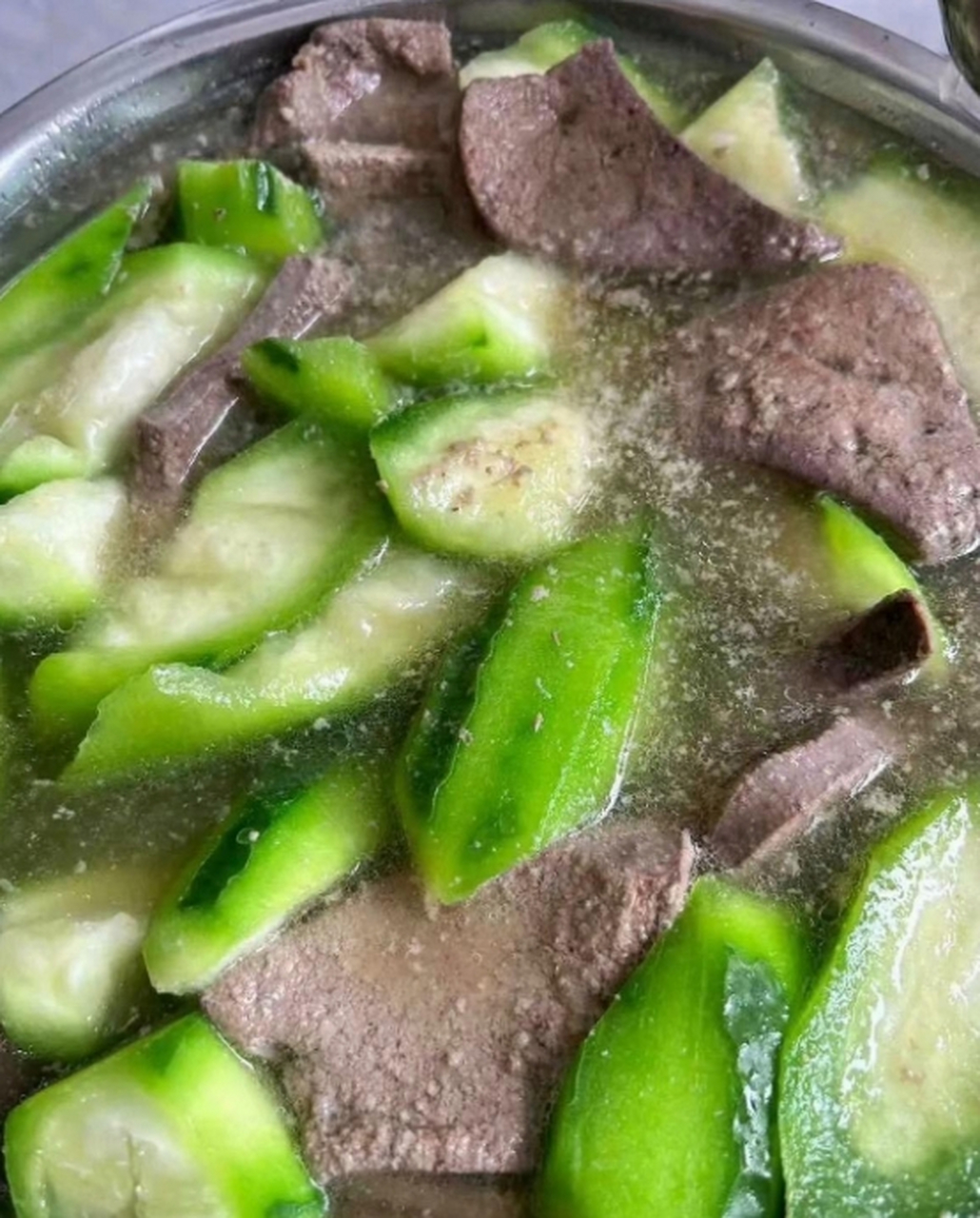 这是我第一次去广东女朋友家,她妈妈直接用开水烫了一下这道菜就端上