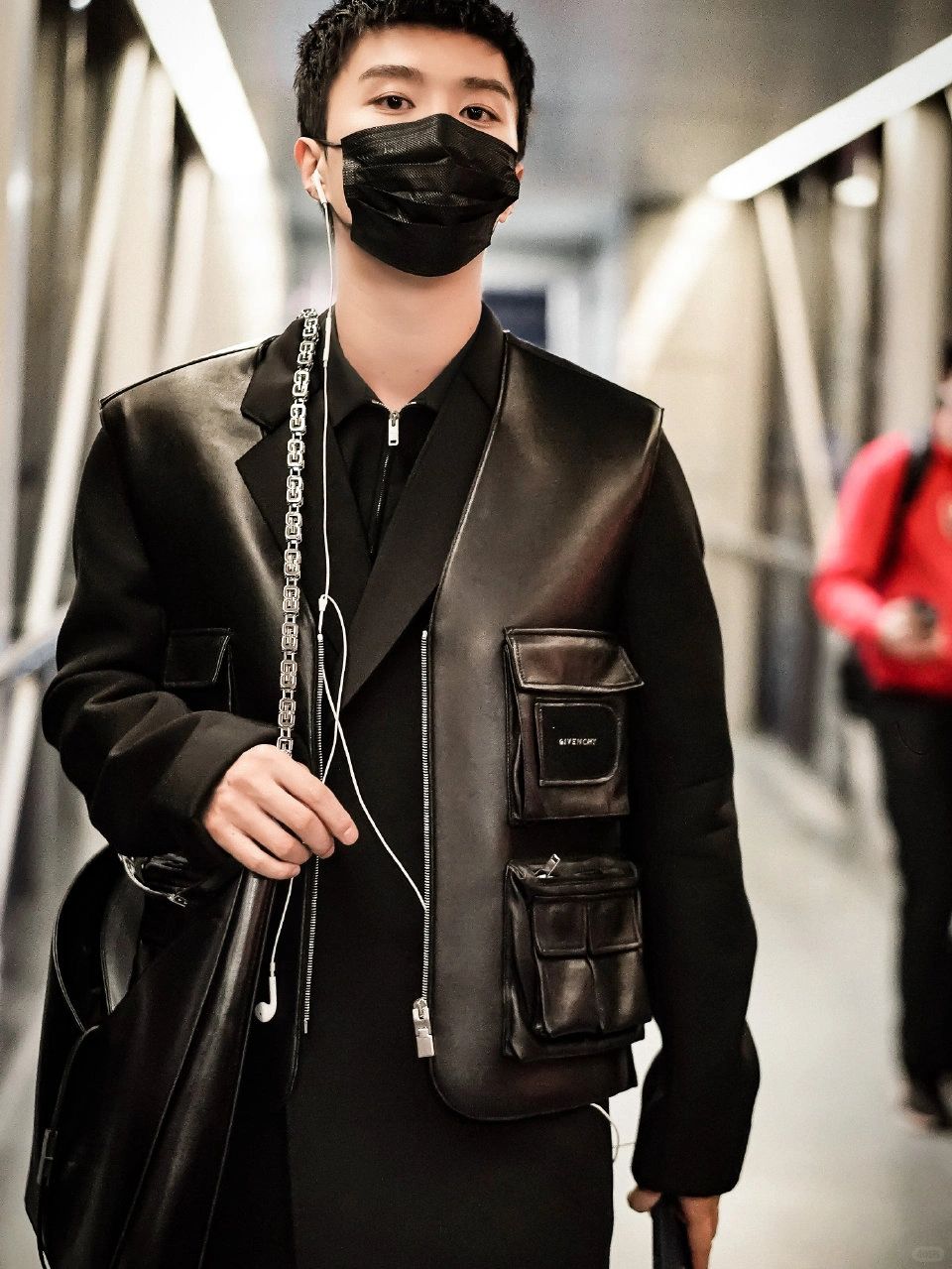 哇塞,范丞丞的机场私服穿搭来啦!