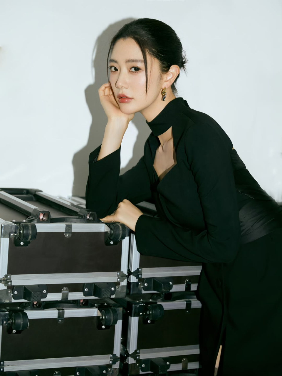 克拉拉(clara lee)是一位在娱乐圈中备受瞩目的韩国女演员和模特.