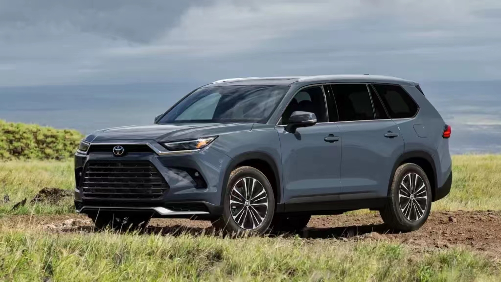 丰田大汉兰达:8at 四驱,中大型suv新霸主