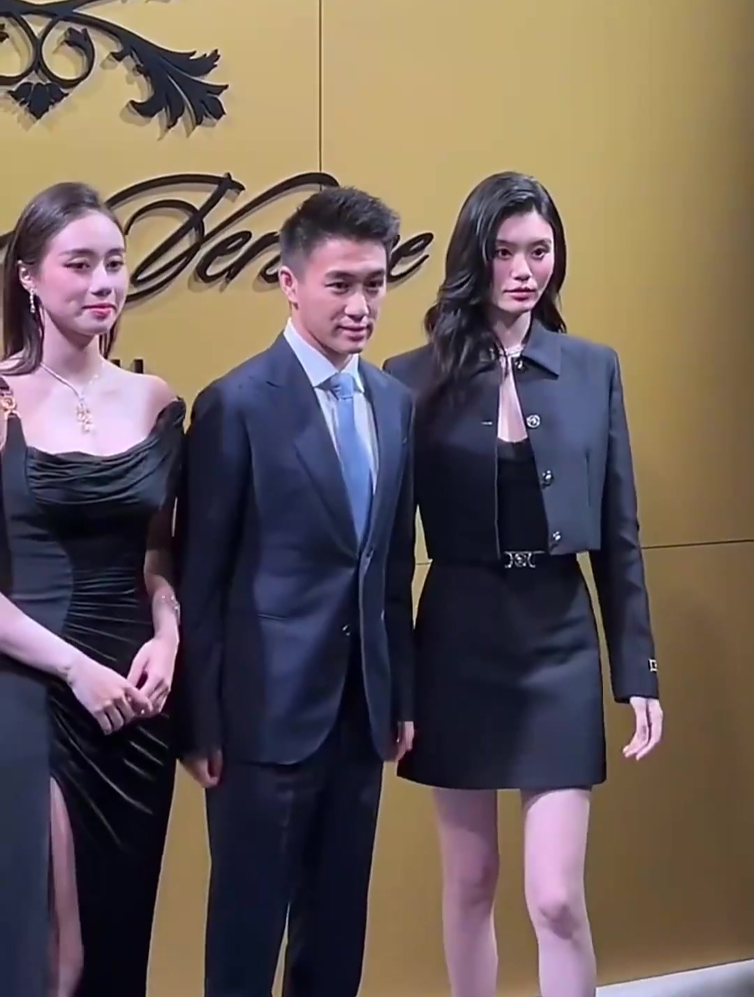 奚梦瑶,何猷君,何超欣现身活动!