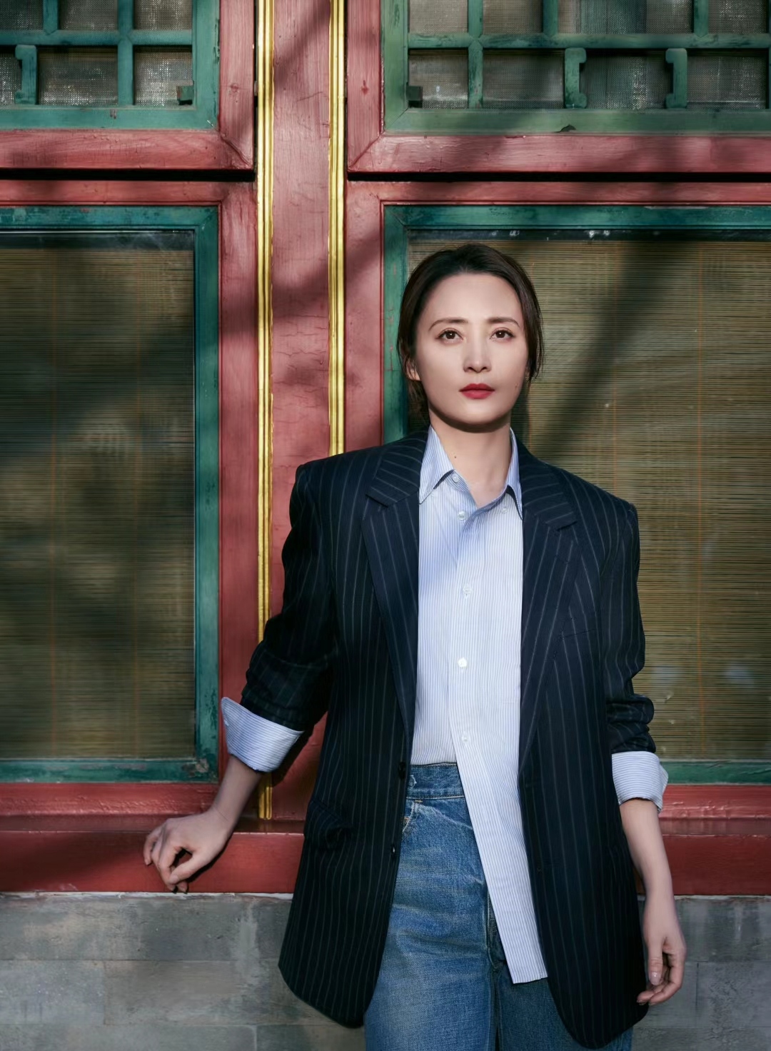 蒋勤勤最近不但皮肤白皙紧致,就连她的整体状态也是看着相当的年轻