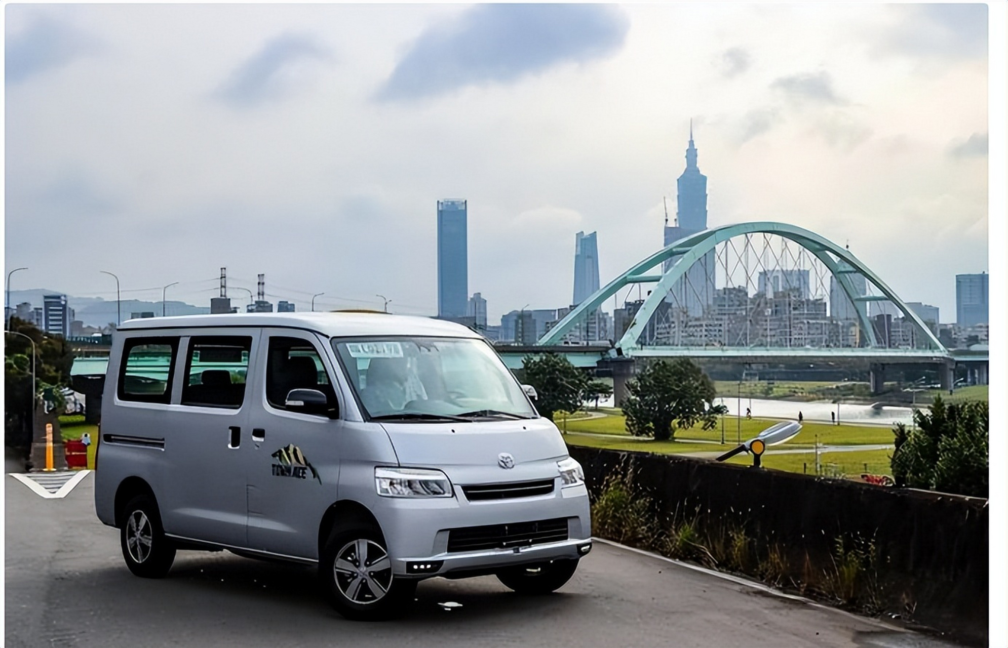 随着mpv车型需求增加,丰田推出全新面包车满足市场.