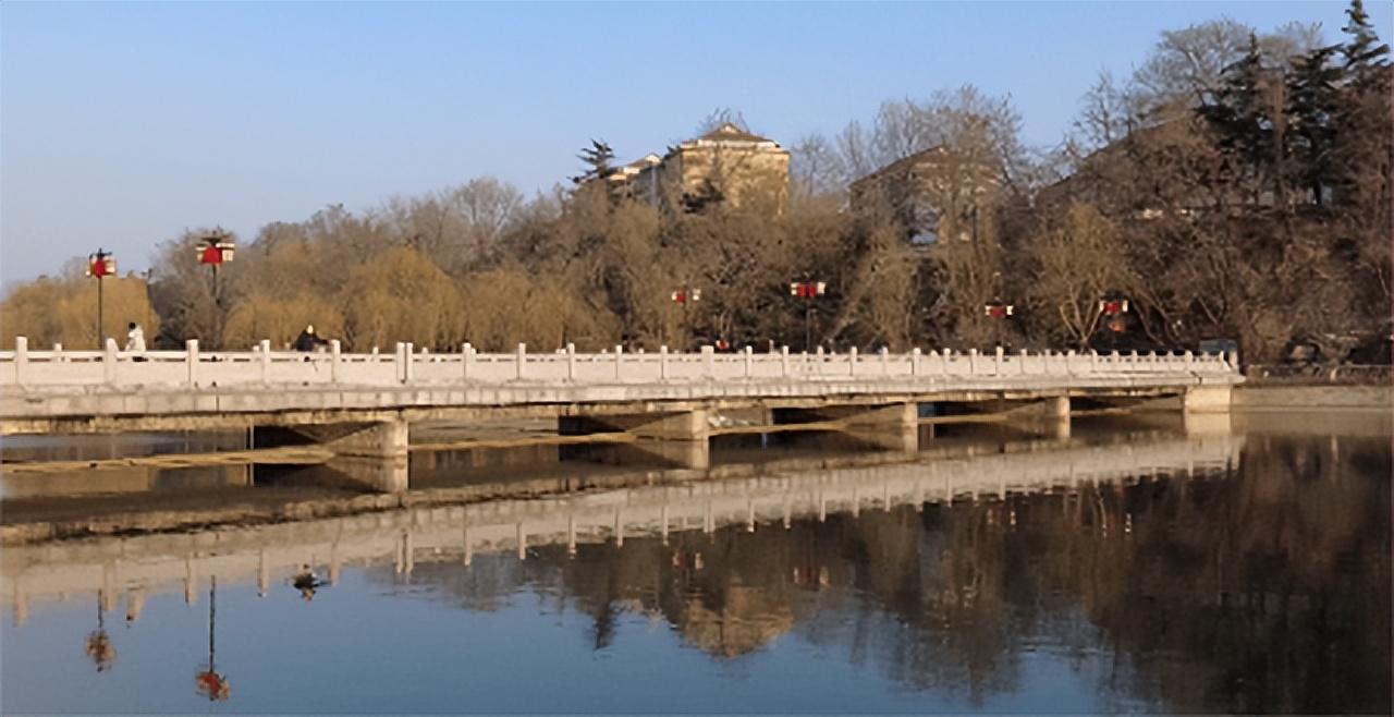 阎良镇,2000年19岁的沈星考入了位于山东潍坊青州市的二炮士官学校