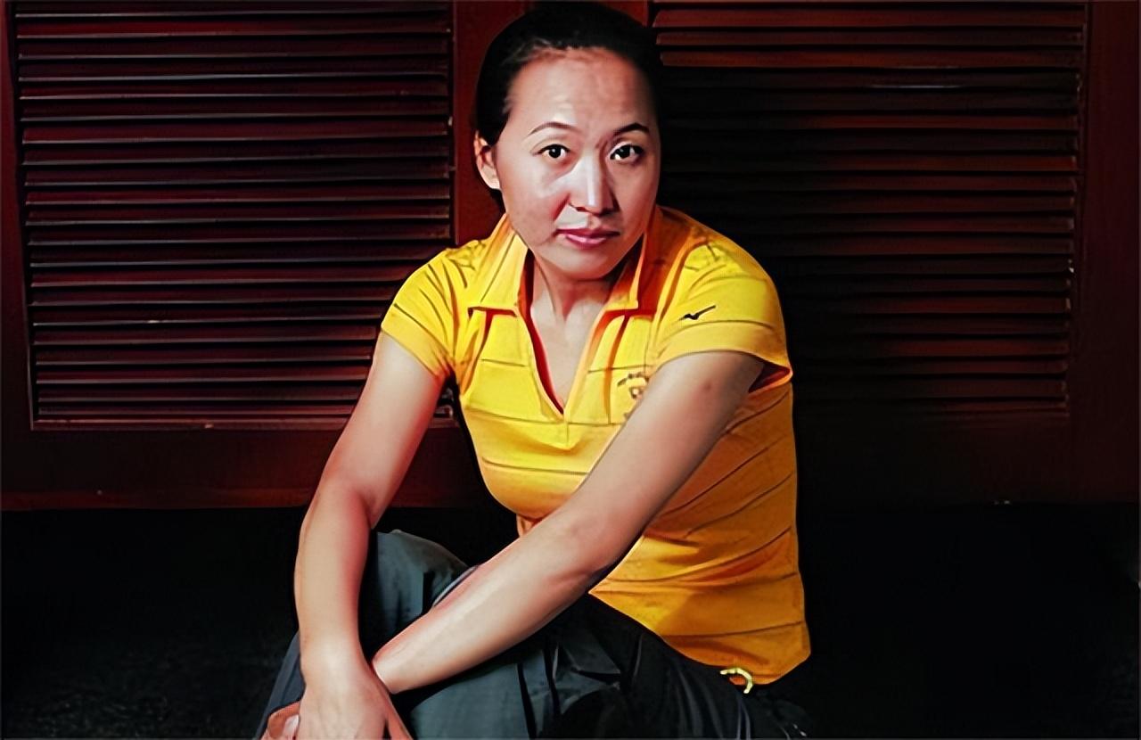 2015年王军霞3婚后定居美国让前夫的儿子们也叫现任爸爸