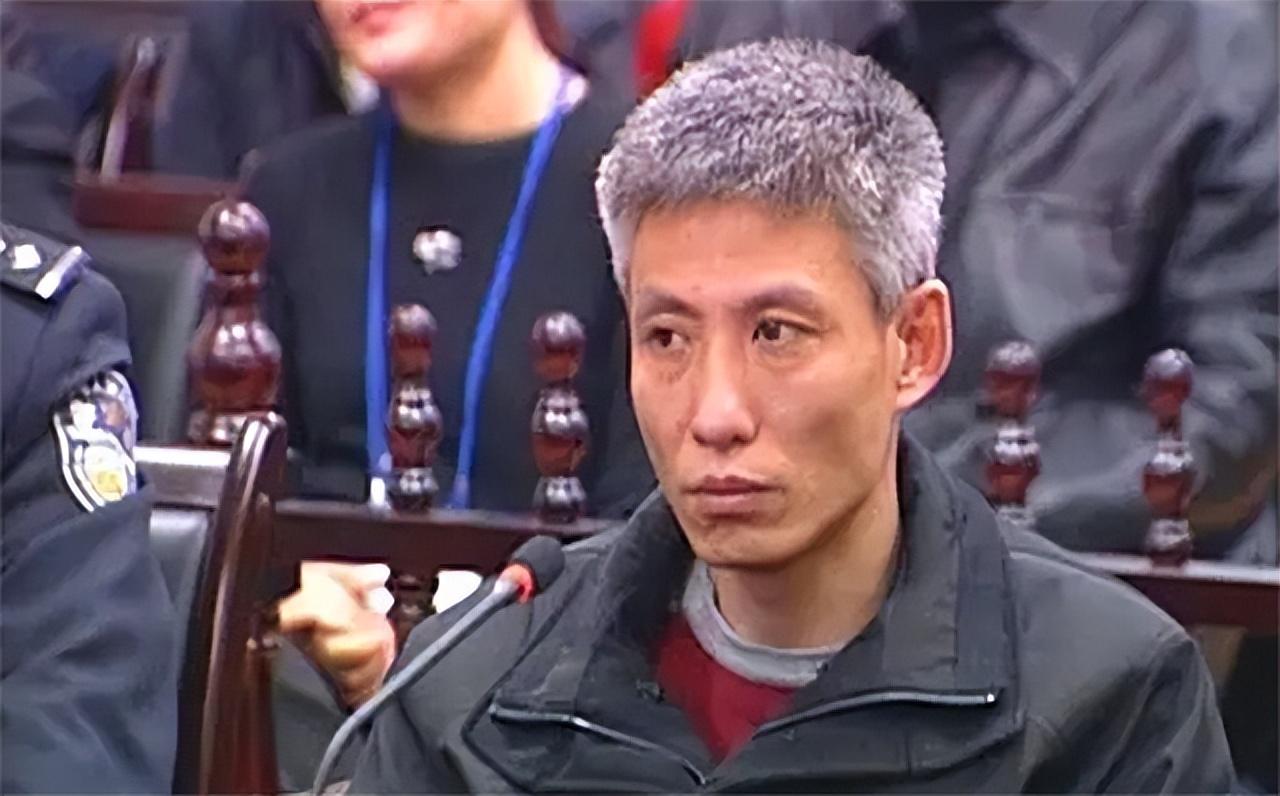 就是这个仅有初中文化程度的刘涌,还有着另一份亮眼的简历.