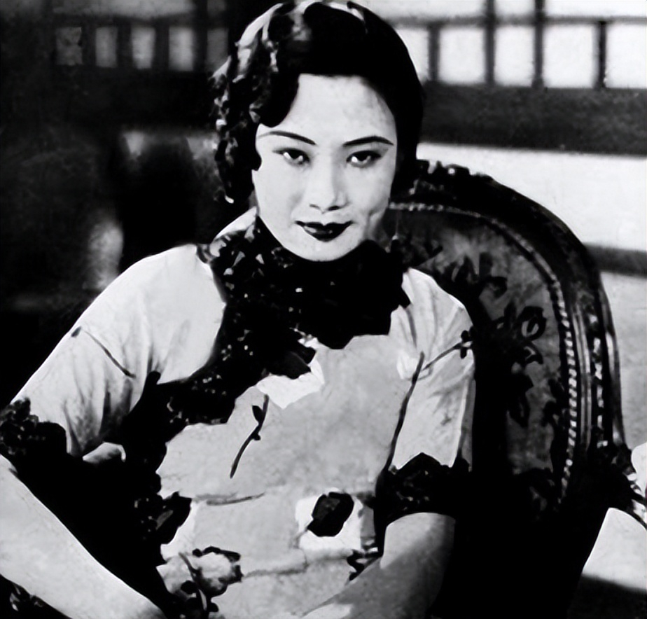 戴笠将民国第一美人囚禁别墅并威胁道想丈夫孩子活着就顺从我