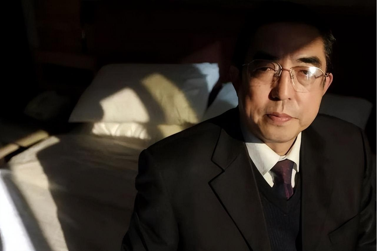 2002年延安一死刑犯执行死刑枪决前最高人民法院急令枪下留人