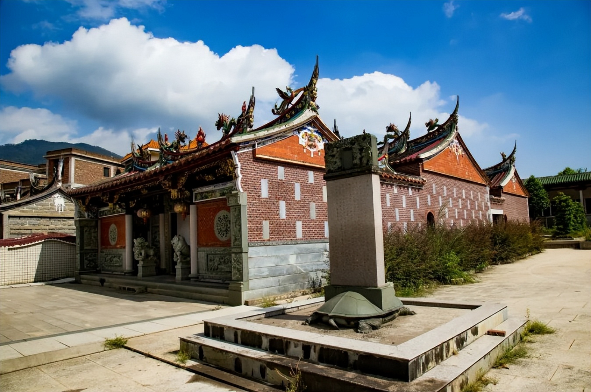 探索福建泉州南安的漳州寮村,观山村等四大古村落,它们典雅古朴的建筑