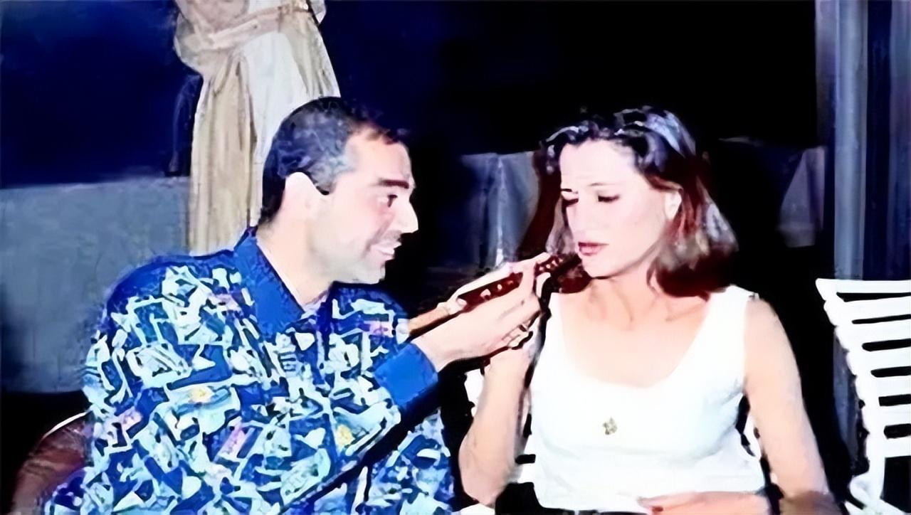 91年乌代替身离开后接受心理治疗靠安眠药入睡写下回忆录