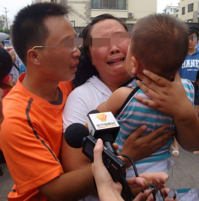 彭文乐是她怀胎十月,期待了好久的宝贝,更何况平日里的孩子乖巧听话