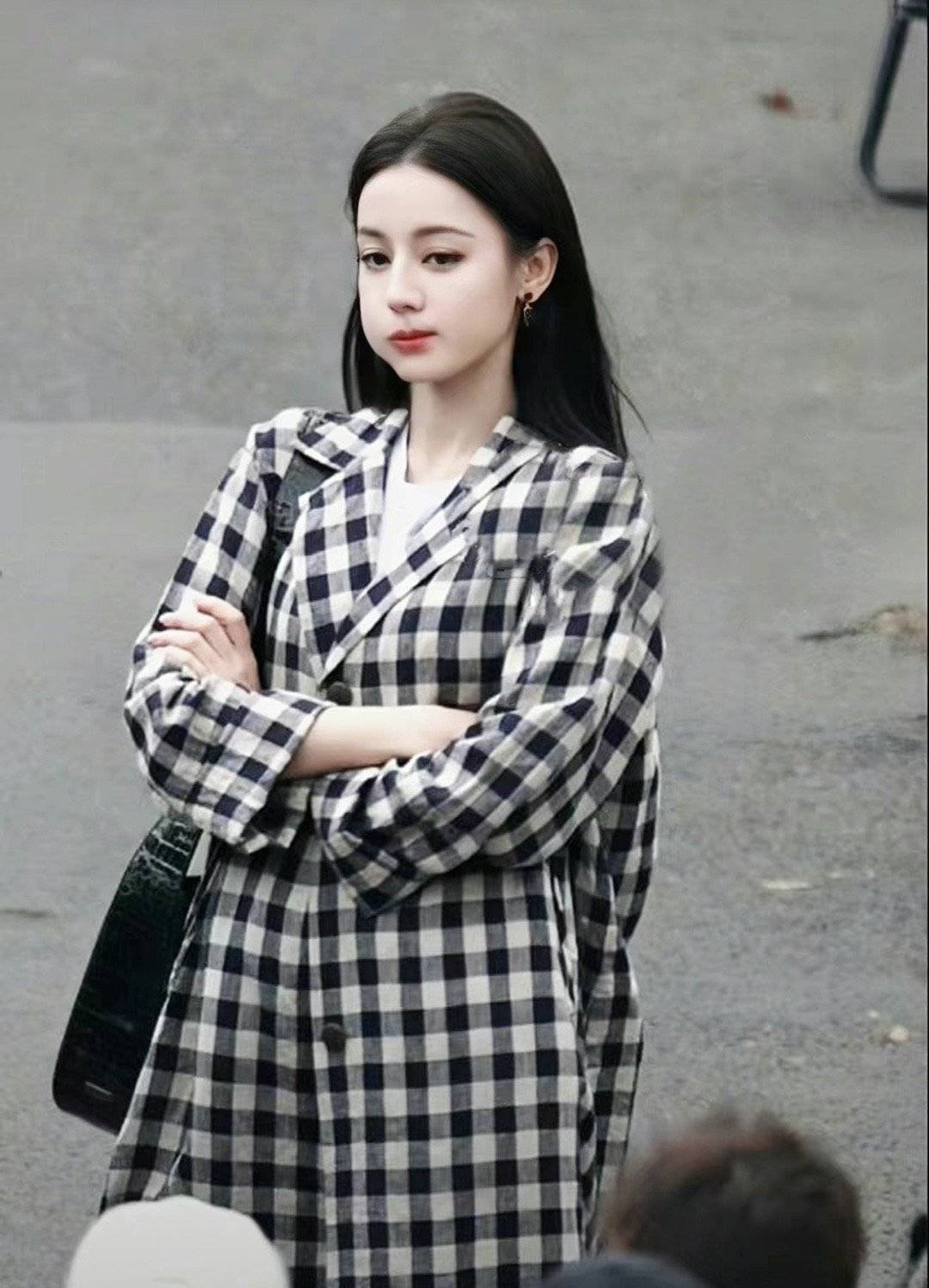 迪丽热巴接了枭起青骧这部剧粉丝真的很开心热巴本来就是美艳的长相