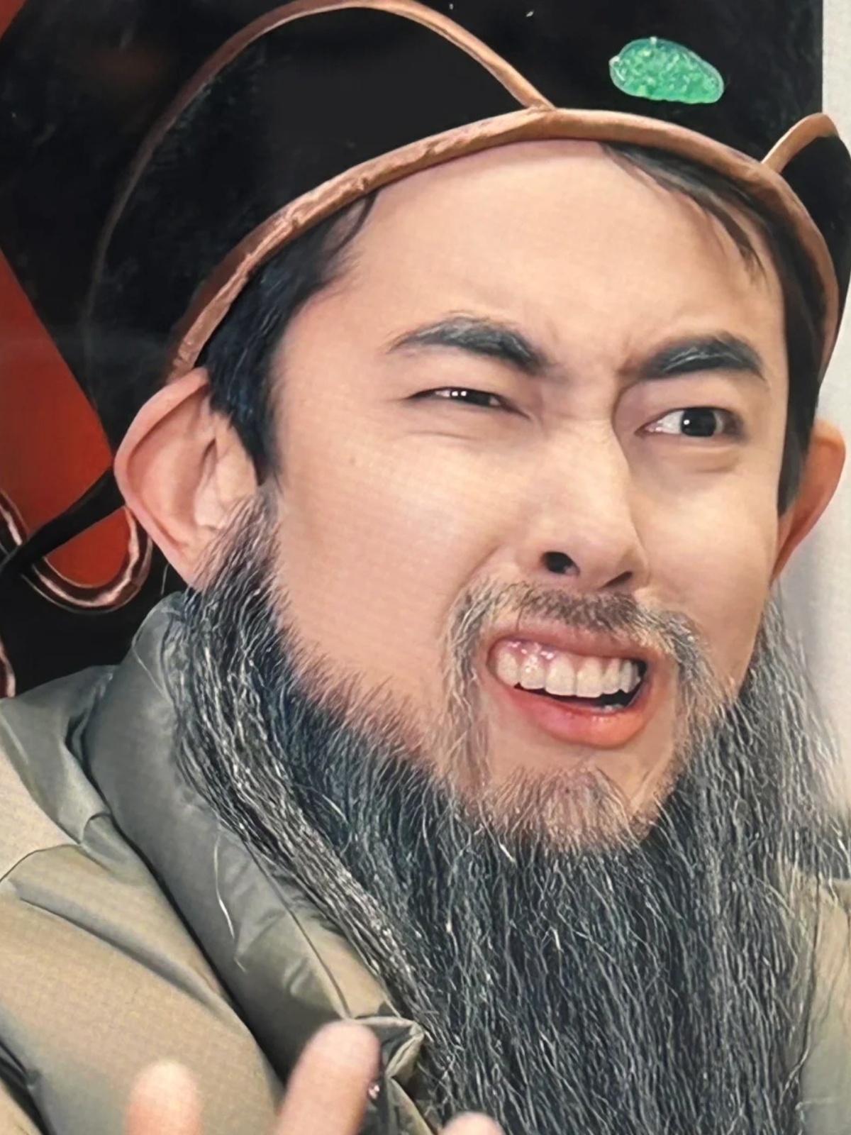 纪凌尘在节目中坦诚自己缺乏流量和知名度,他觉得是跟阚清子的分手有