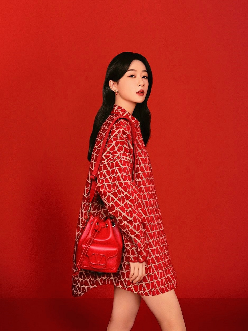 杨紫与 valentino 之约  valentino 品牌代言人杨紫携 valentino 新春