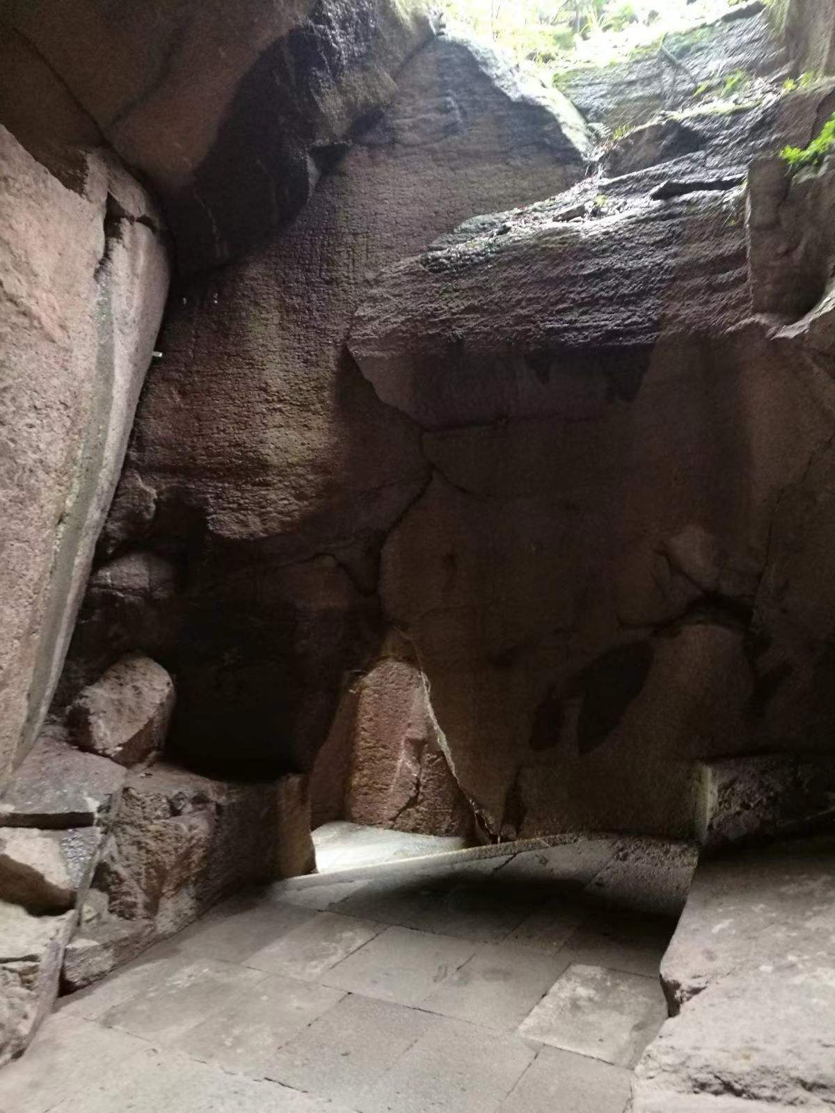 三门蛇蟠岛,看采石洞穴,吃青蟹赏海景