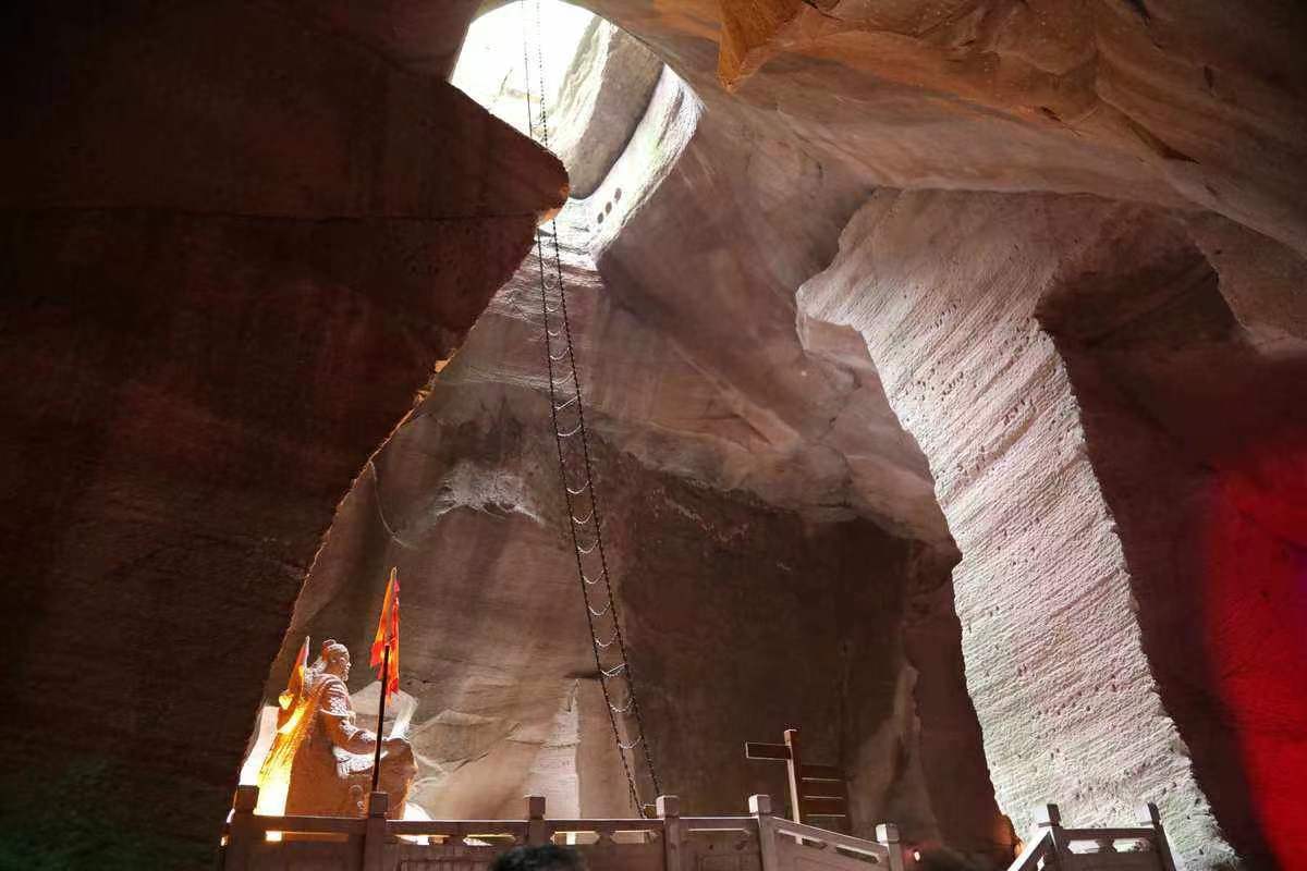 三门蛇蟠岛,看采石洞穴,吃青蟹赏海景