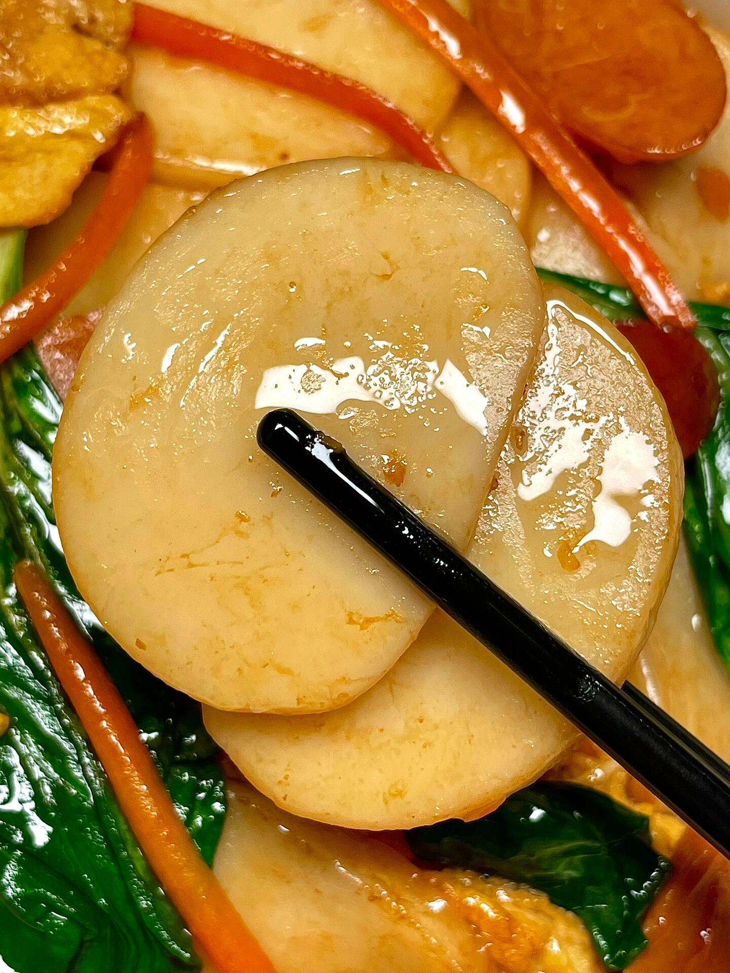 这道炒年糕一出锅就炫不停太好吃了 搭配鸡蛋火腿一起炒的年糕鲜