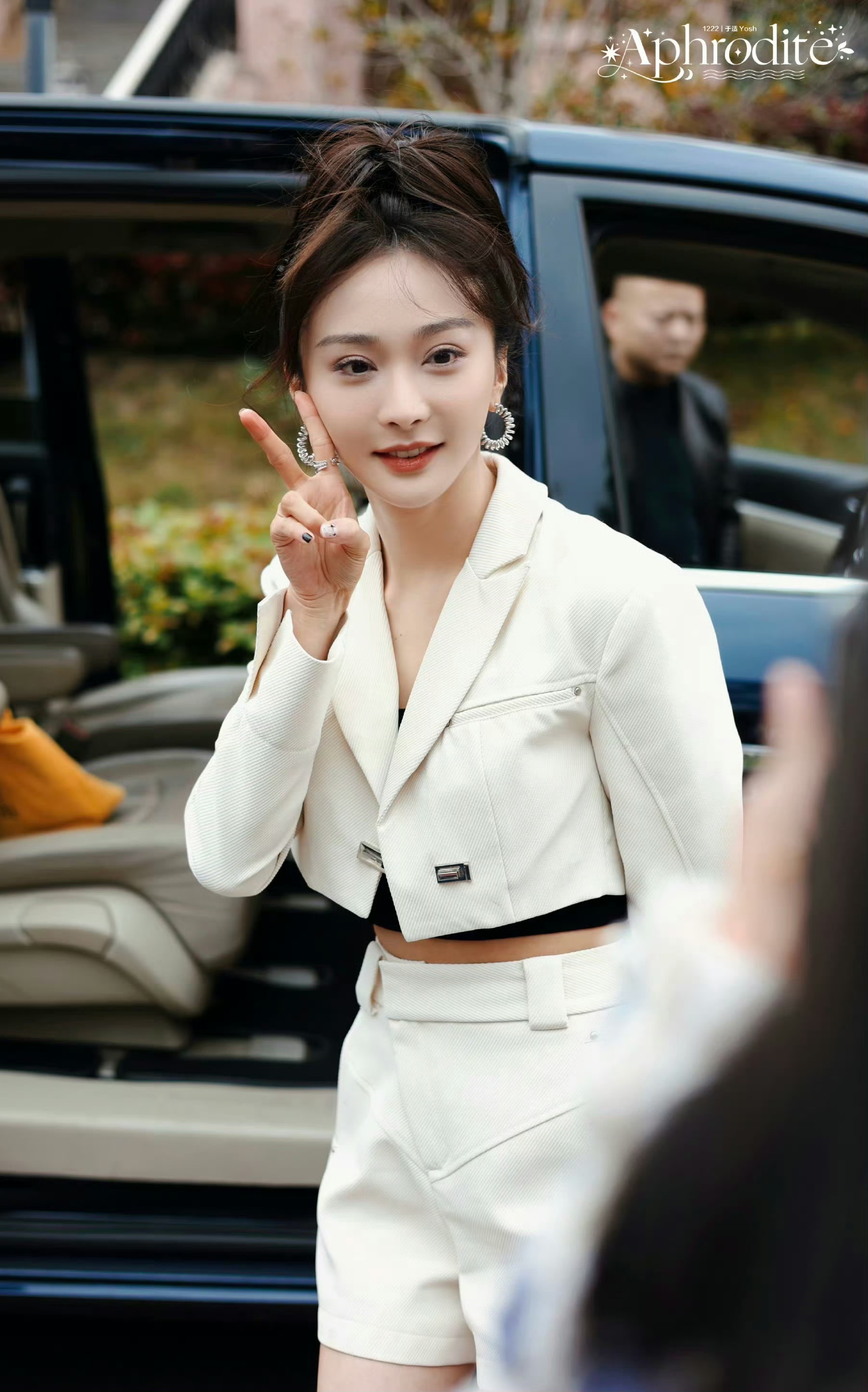 于适站姐发的陈牧驰的女朋友陈冰