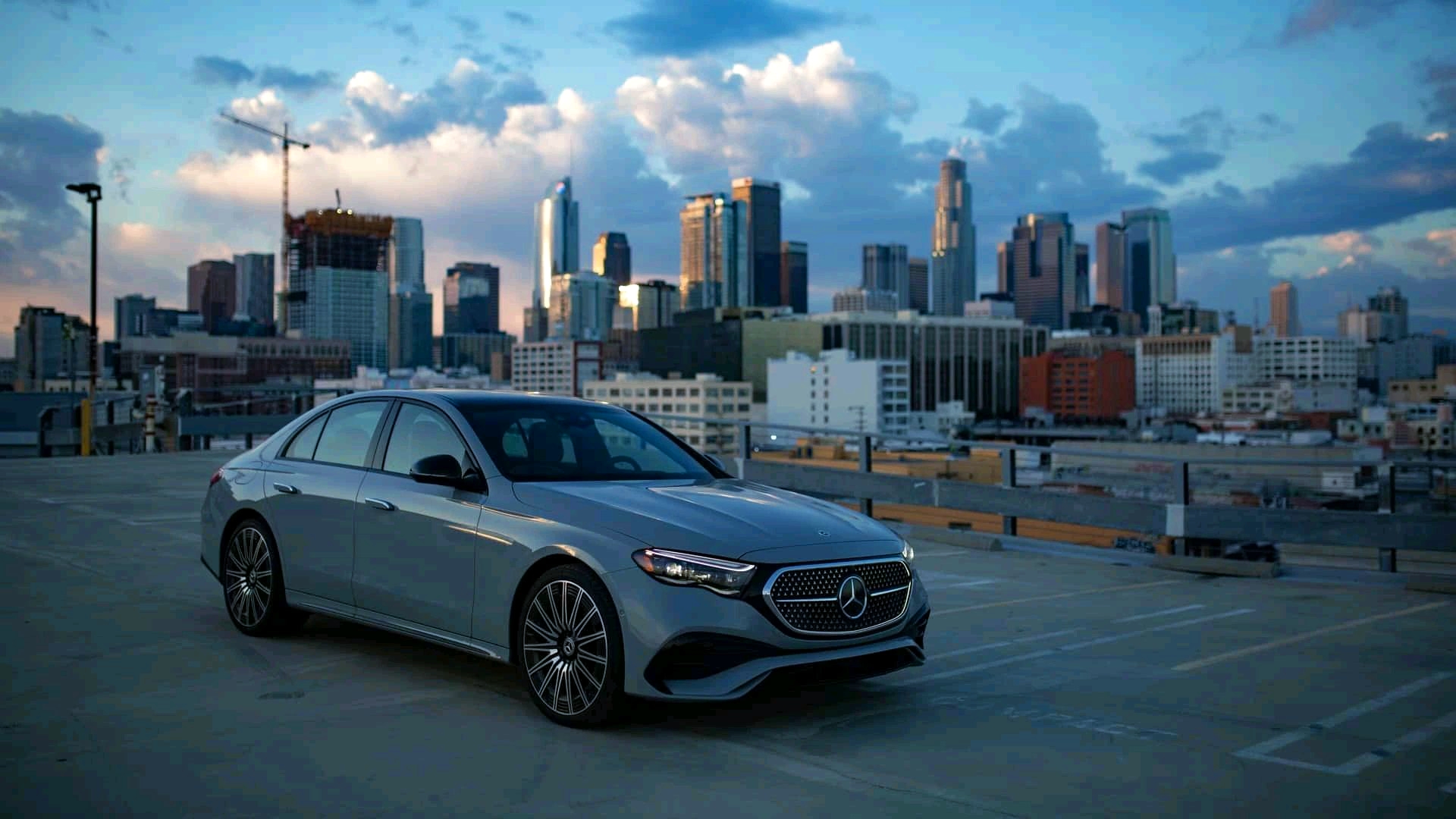 奔驰e450海外震撼发布,70万起售,你觉得贵吗