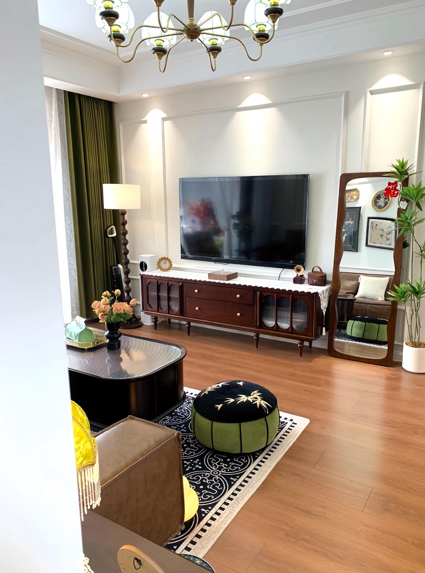 现代美式复古装修风格 混搭设计看上去就觉得有高级有氛围感,深色家具