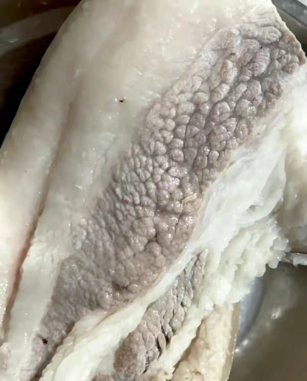 今天去超市买肉,没有仔细看,煮熟后一看,妈呀这不是网上说的淋巴肉吗?