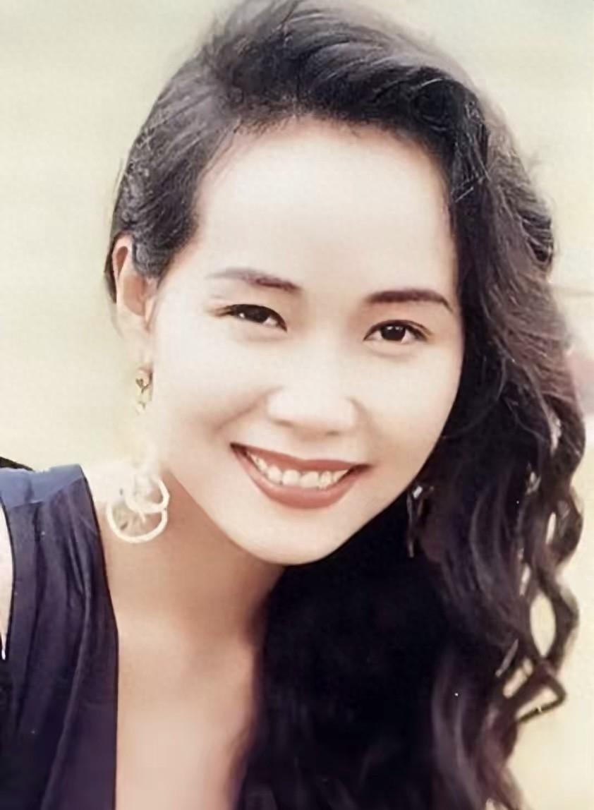 回顾这一次被赵雅芝身旁的叶童惊艳了60岁满头白发却冠压群芳