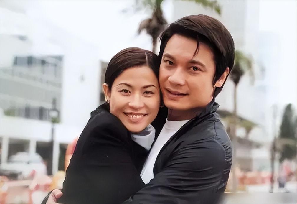 回顾与罗嘉良相爱28年被抛弃离婚带儿子住出租屋方敏仪还好吗