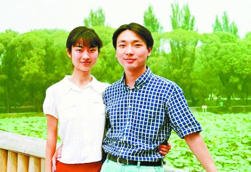 回顾康辉与妻子坚持丁克25年恩爱有加为何在48岁直言后悔了