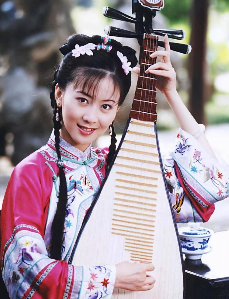 回顾汤加丽不后悔当人体模特只担心活在非议声下偷偷流泪的父母