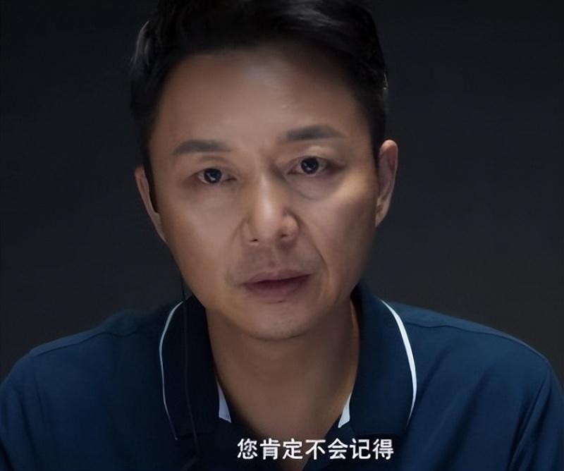 回顾演员刘奕君带儿子再婚中年得女和全家一起把她宠成公主