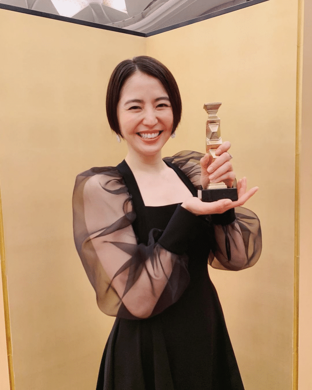 回顾6位女星躲过发福没躲过发腮有的人22岁就颜垮堪比毁容