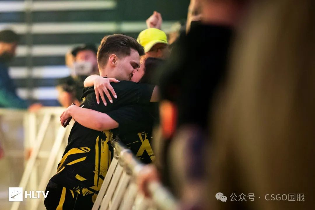 【天生赢家NaVi击穿银河战舰FaZe 小李子五年终夺哥本哈根Major冠军】