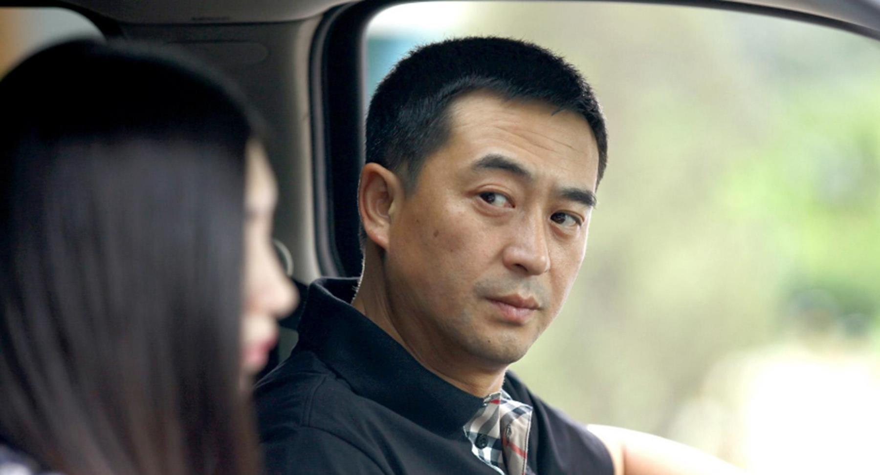 回顾王海燕嫁演员张嘉益41岁当妈也幸福丈夫打麻将让她很烦恼