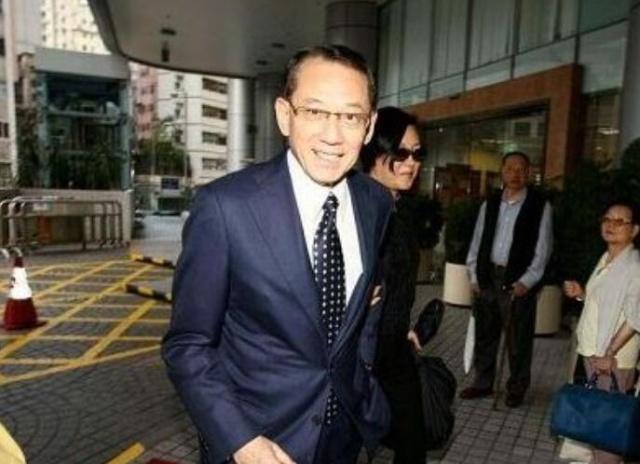 回顾杨其龙顽主情史35岁险成赌王女婿一生爱上4位女星难以自拔