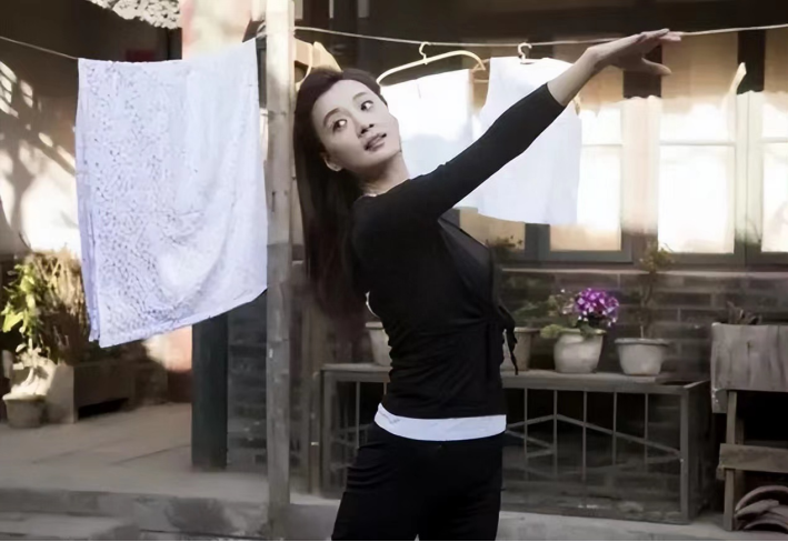 回顾徐梵溪没婚姻也没孩子男友花5亿娶李小冉她低调成全