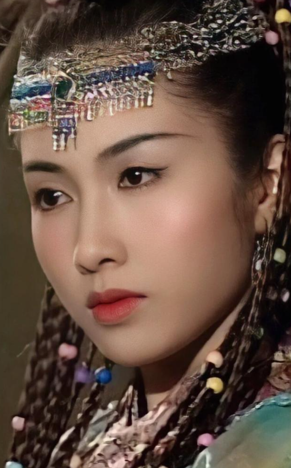 回顾天生富贵相的8位女星五官凑在一起越看越美谁娶谁赚