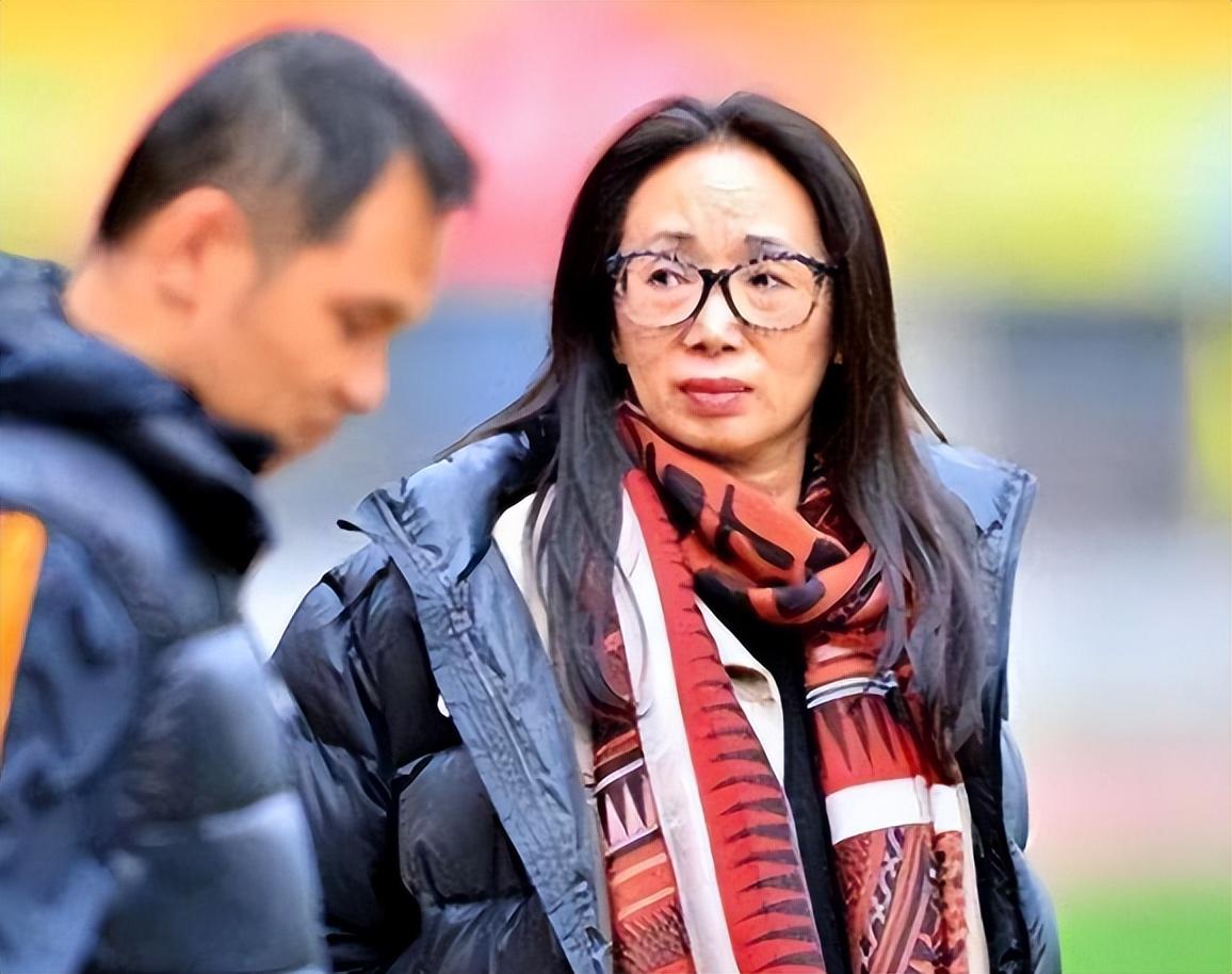 回顾戴秀丽生活奢靡丈夫直言受不了求离婚只带走100万英镑