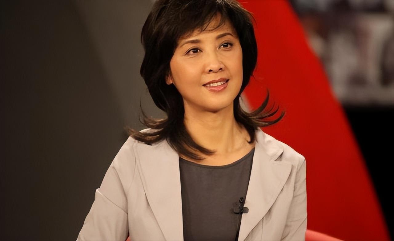 回顾女儿国国王朱琳28岁嫁圈外丈夫结婚42年无儿无女今后悔吗