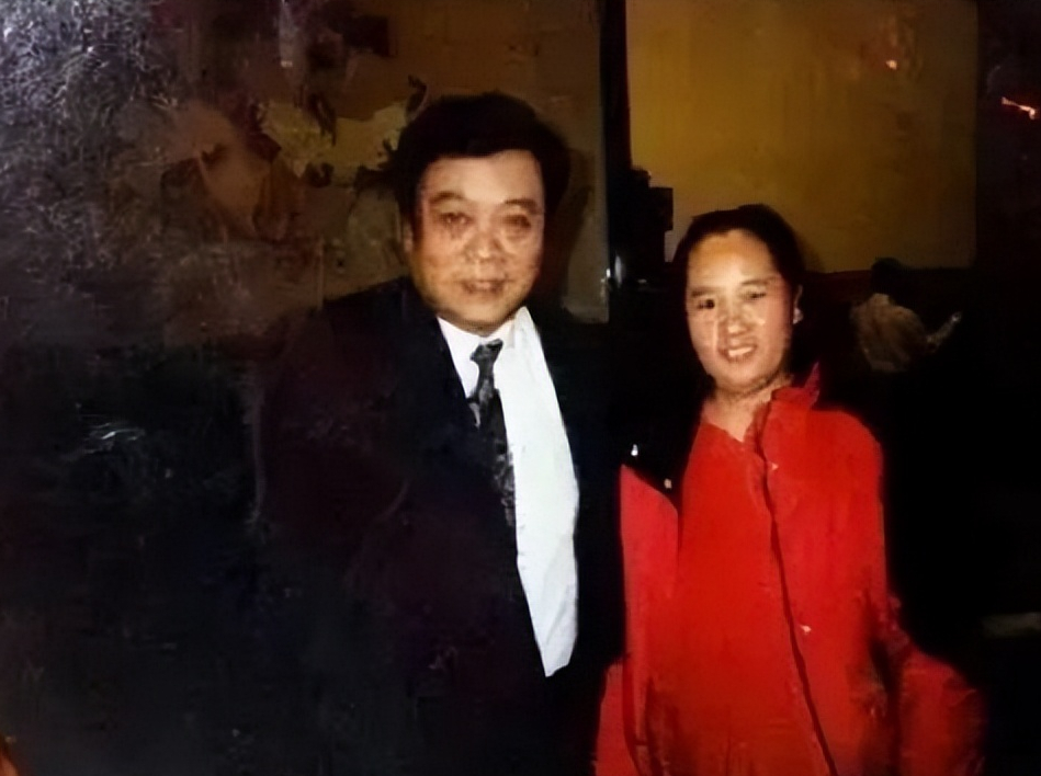 回顾央视主持人赵忠祥去世多年了遗孀张美珠的坚持令人泪目
