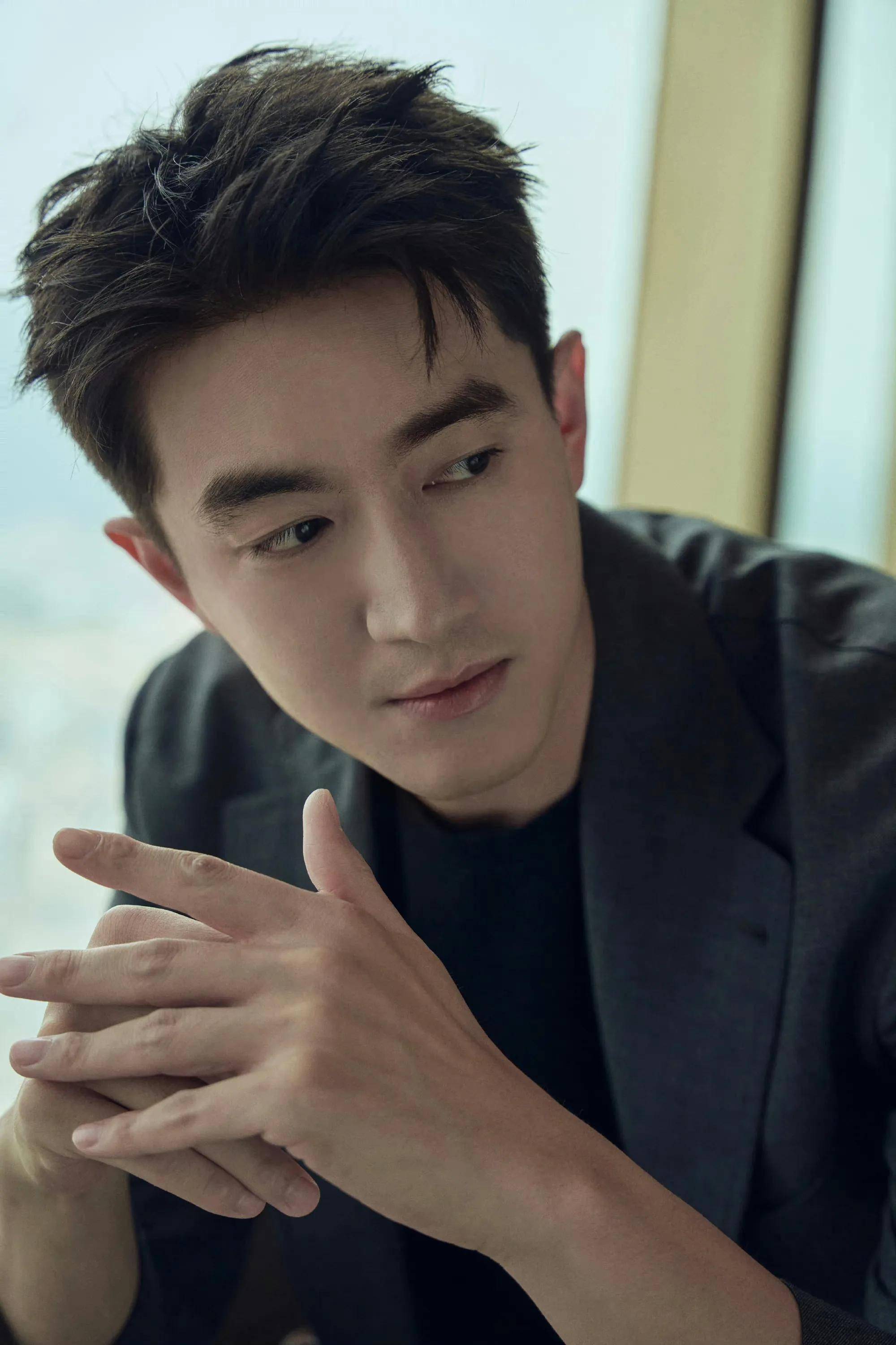 回顾年轻时长得不咋地上年纪居然帅到掉渣这五位男星太狠了