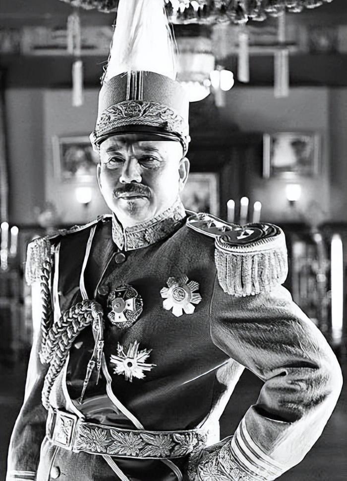 国军少将战场被俘行刑时作出一首七步诗后监斩官惜才将他救下