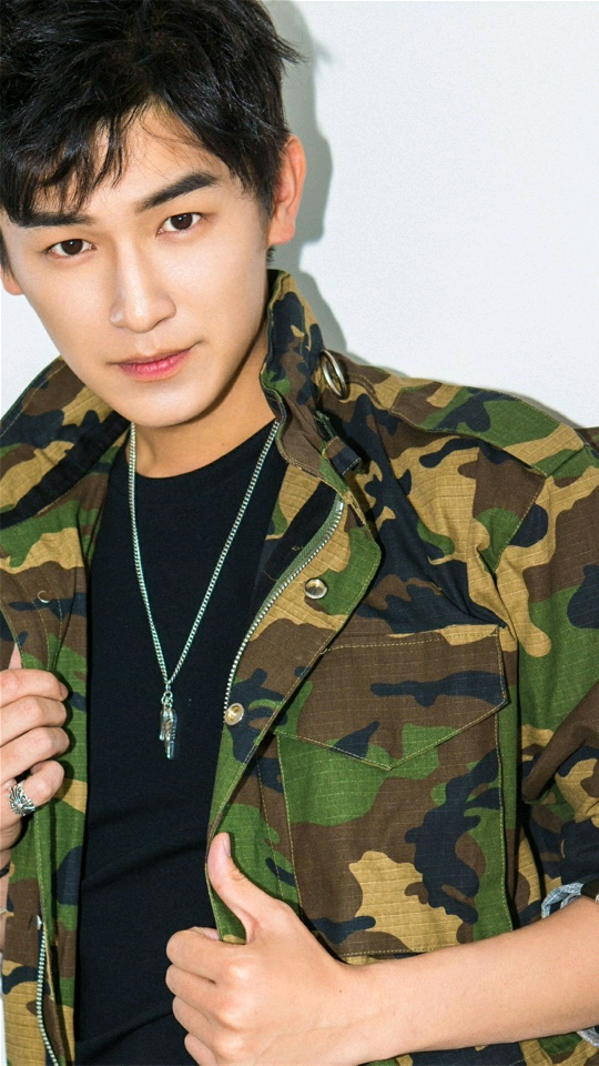 条件如此好的她,北影毕业的她,一出道就轻松登上《跑男》的舞台.