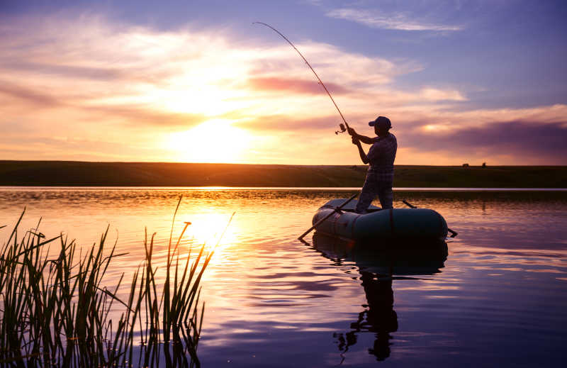钓鱼"最烧钱"的4个地方,除了鱼竿,附带的这些花销更大