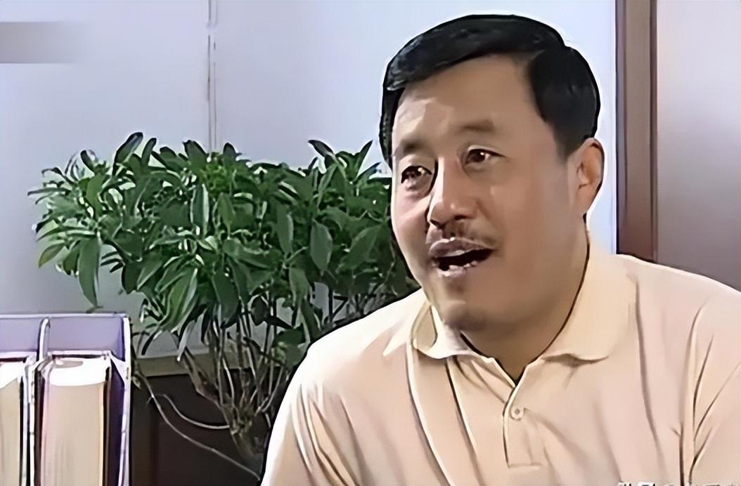 回顾王小宝与前妻离婚后再娶小19岁的吴琼今一儿一女乐开怀