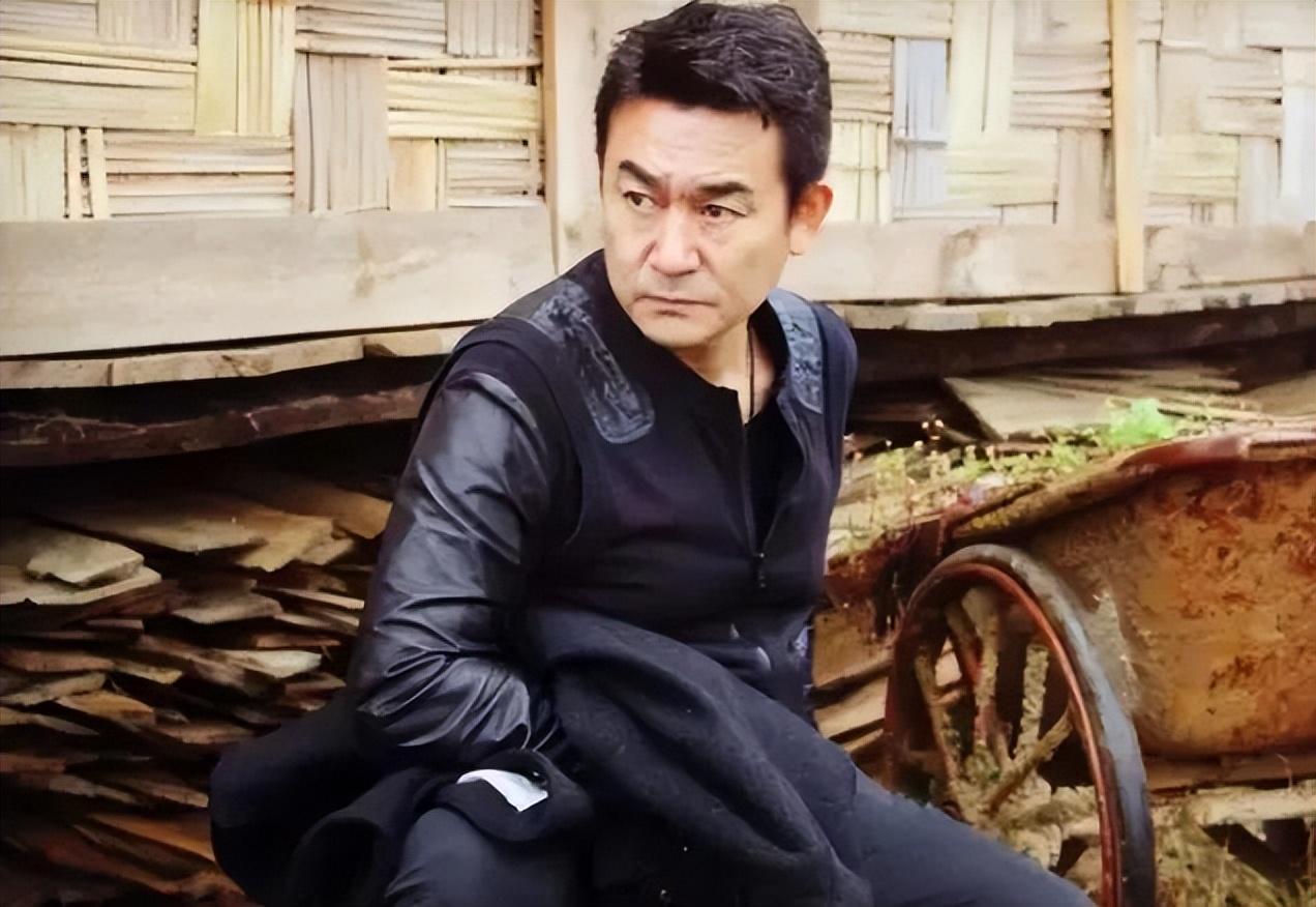 回顾李洪涛娶老师的女儿恩爱30无绯闻他的嗜好让妻子烦恼