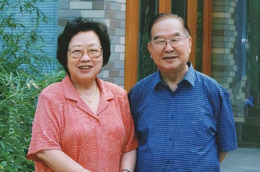 回顾歌手王昆丈夫去世两个月后她也逝世弥留之际解开了心结