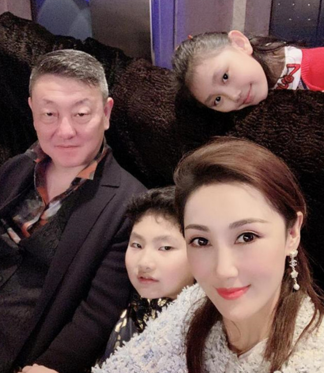 "截止2022年,韩磊和妻子王燕已经结婚16年了.